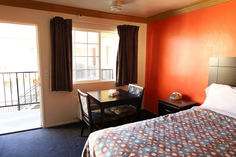 Lambert Inn 27/56