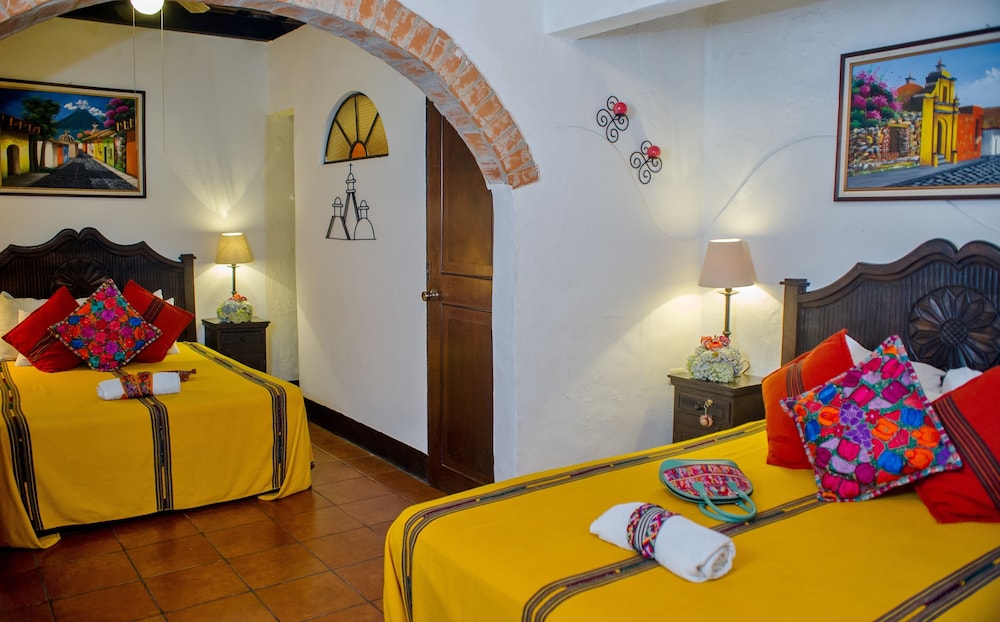 LAS CAMELIAS INN 35/50