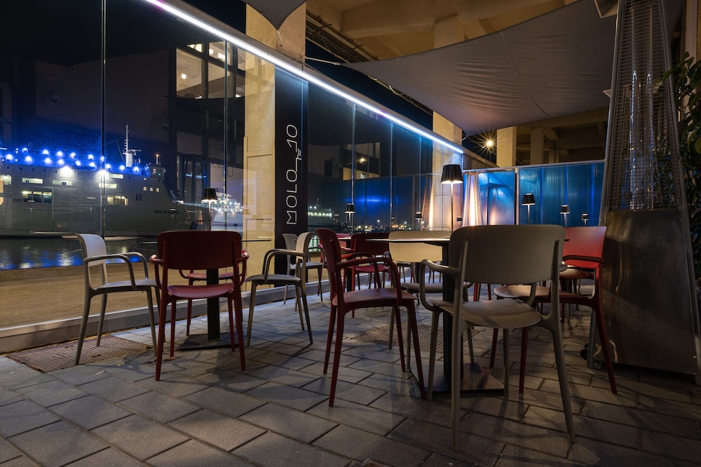 Smart Hotel - Naples Harbour 50/71