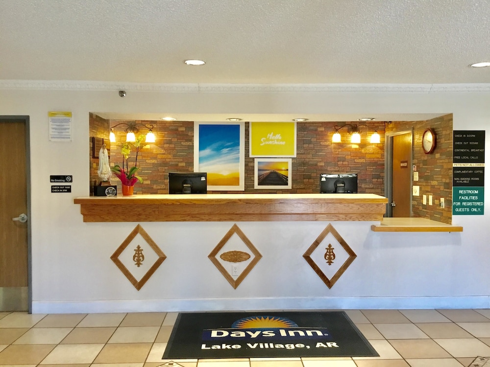 Days Inn by Wyndham Lake Village 7/43