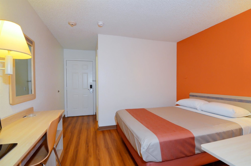 Motel6 North Palm Springs, CA - North 22/45