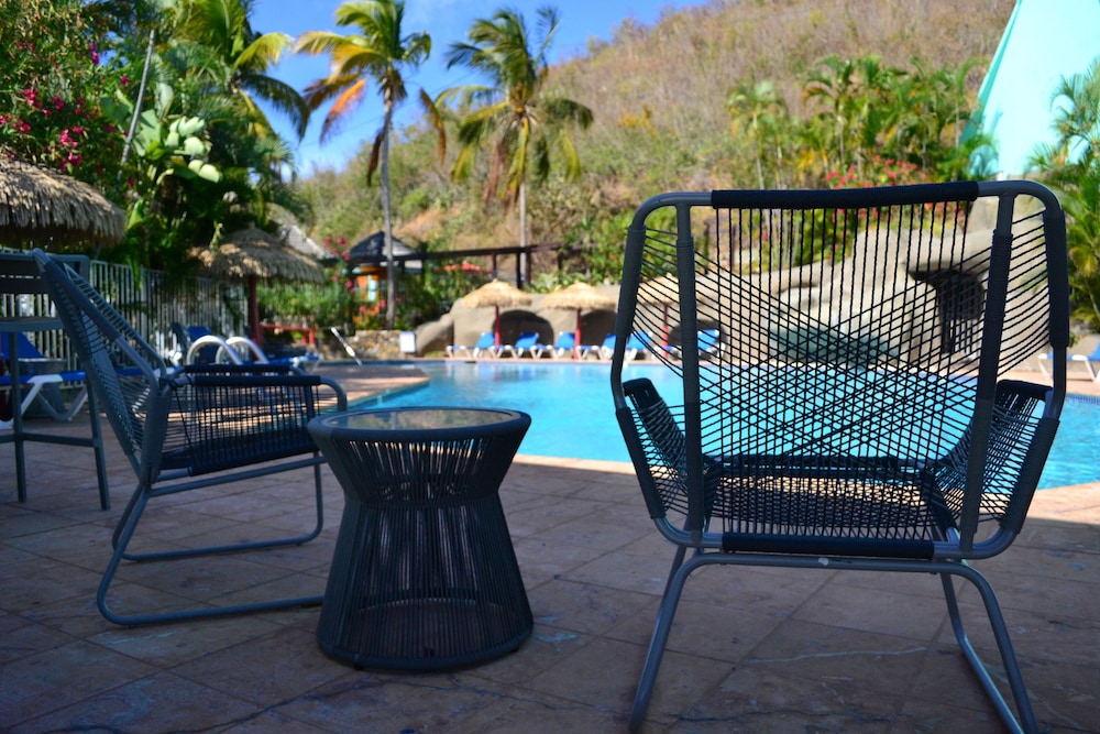 Emerald Beach Resort 35/74