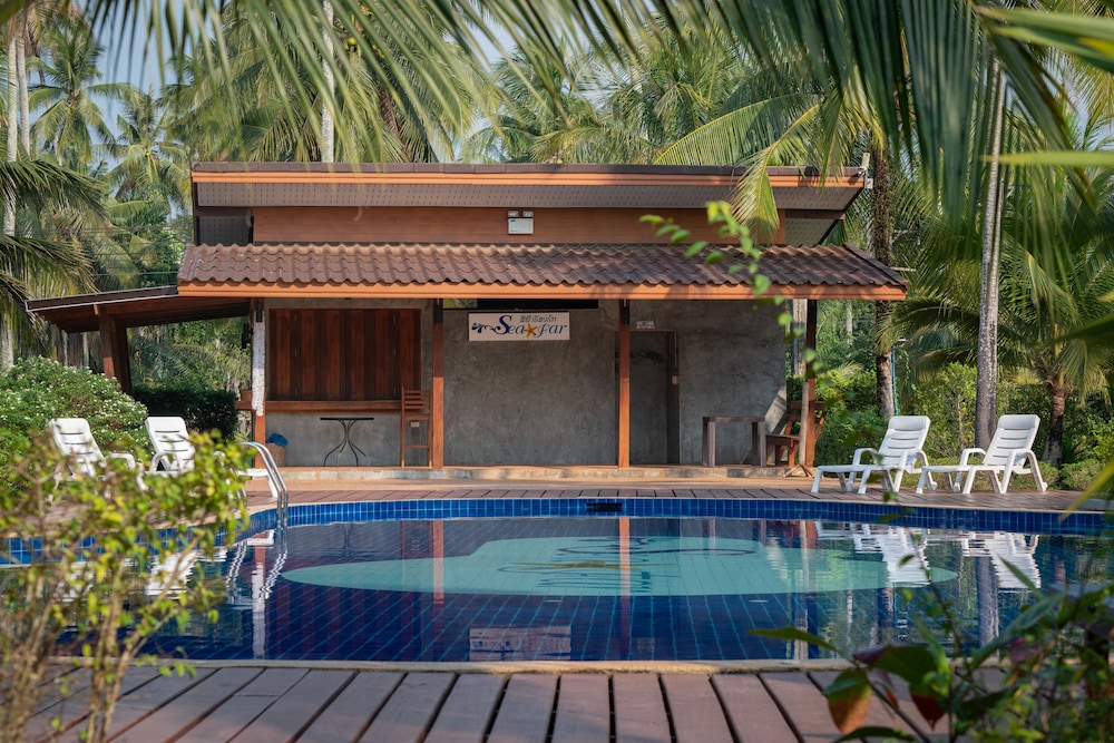 Sea Far Resort 3/72