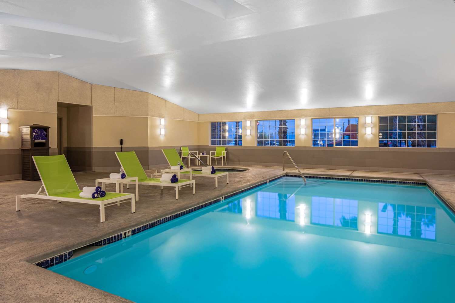 La Quinta Inn and Suites by Wyndham Las Vegas Nellis 5/11