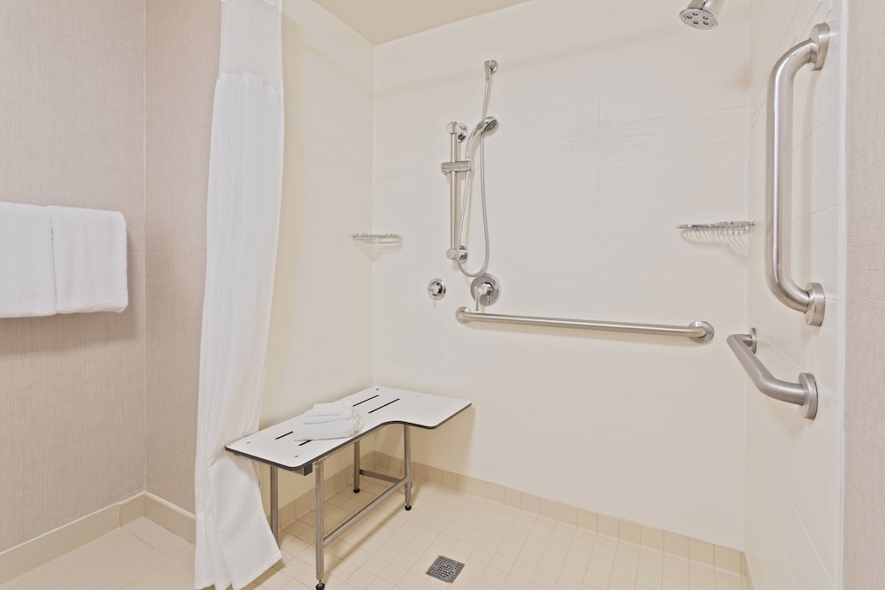 Residence Inn by Marriott Tampa at USF/Medical Center 32/34