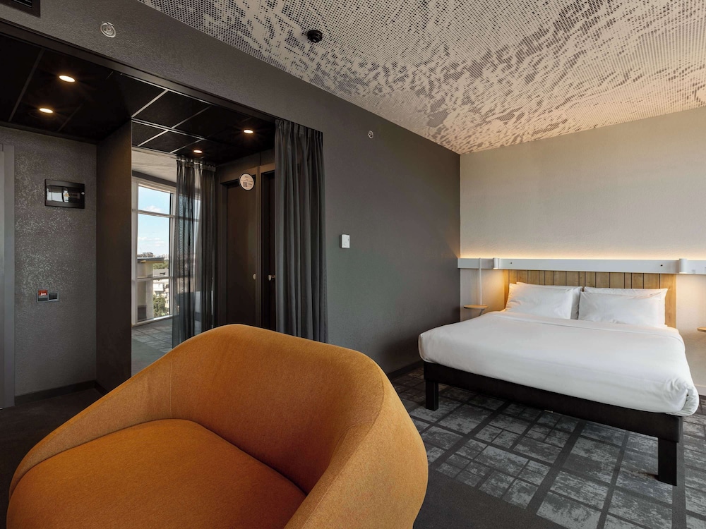 ibis Kyiv Beresteiska 9/47