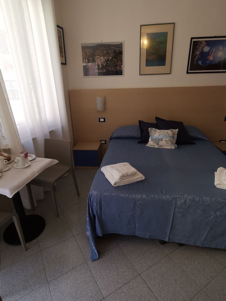 SUPERIOR, DOUBLE BED