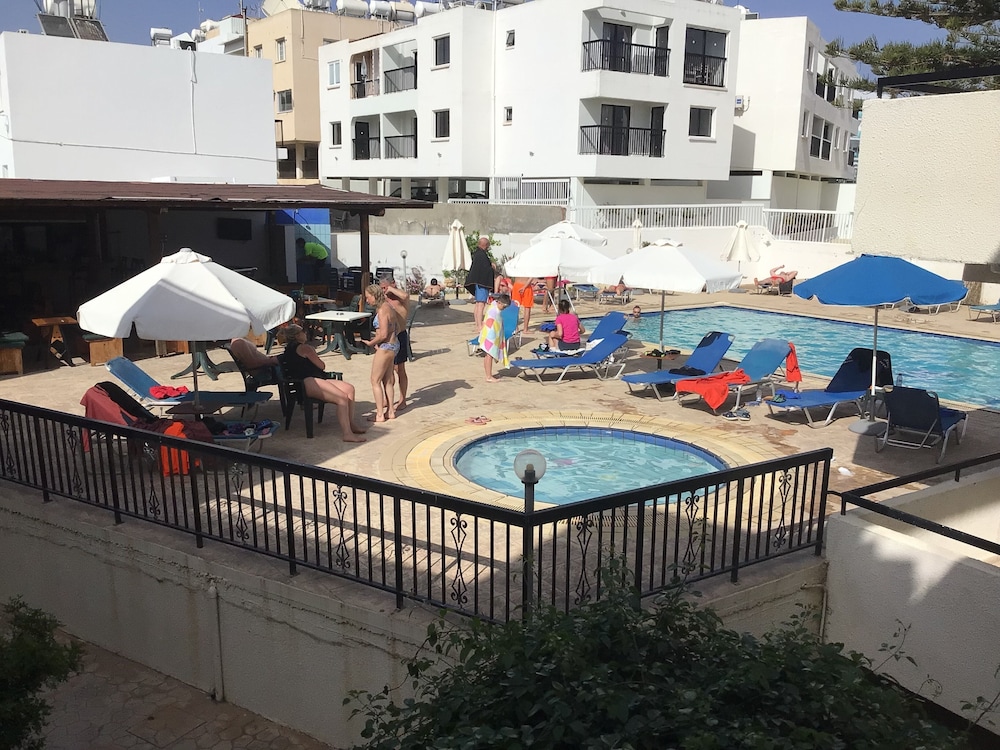 Florea Hotel Apts 36/49