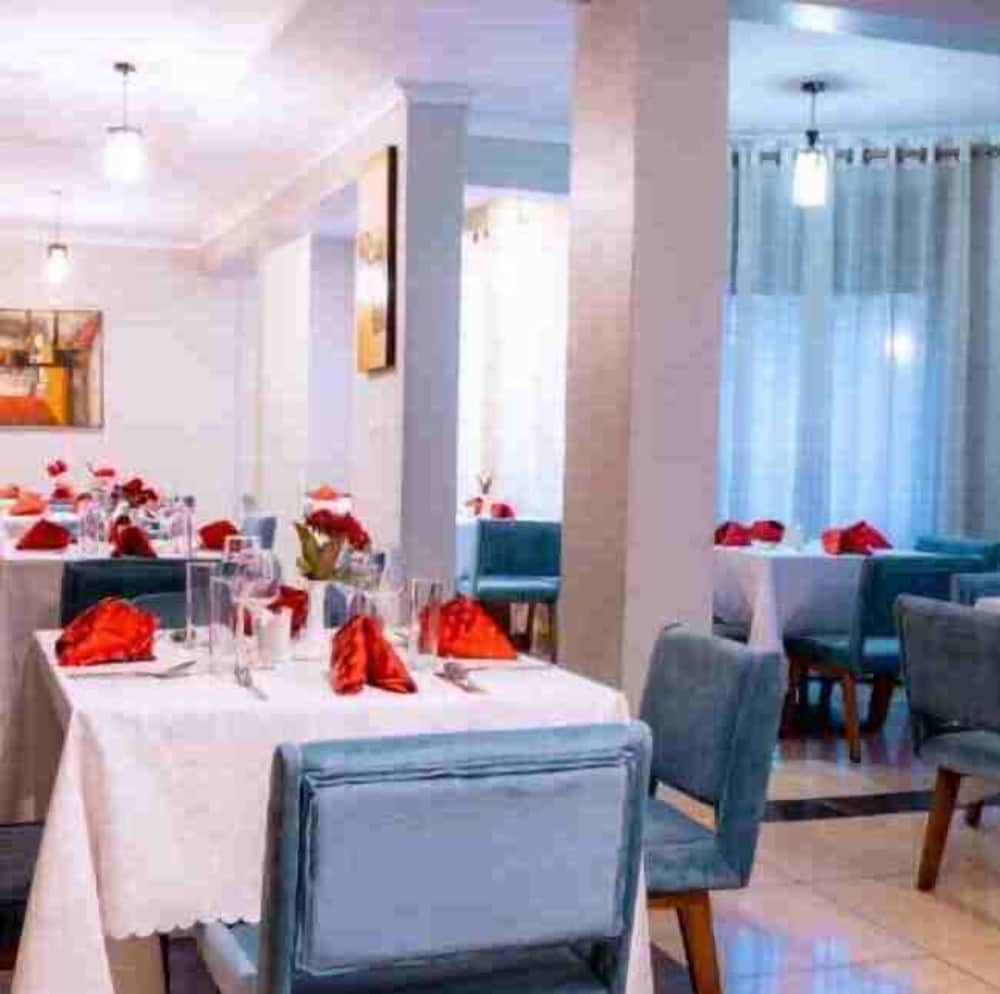 Legend Hotel 49/59