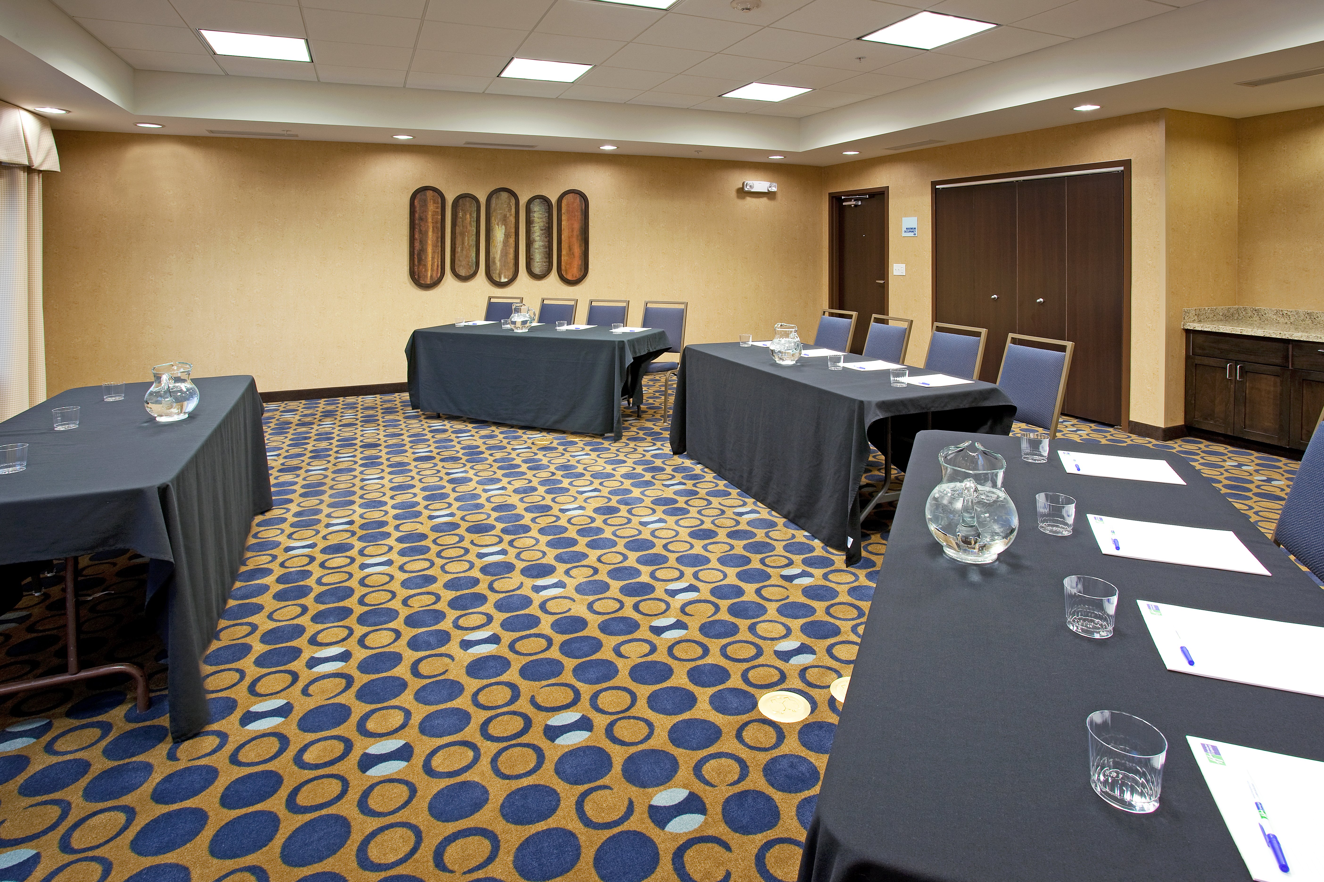 Holiday Inn Express Hotel Suites Richfield 55/62