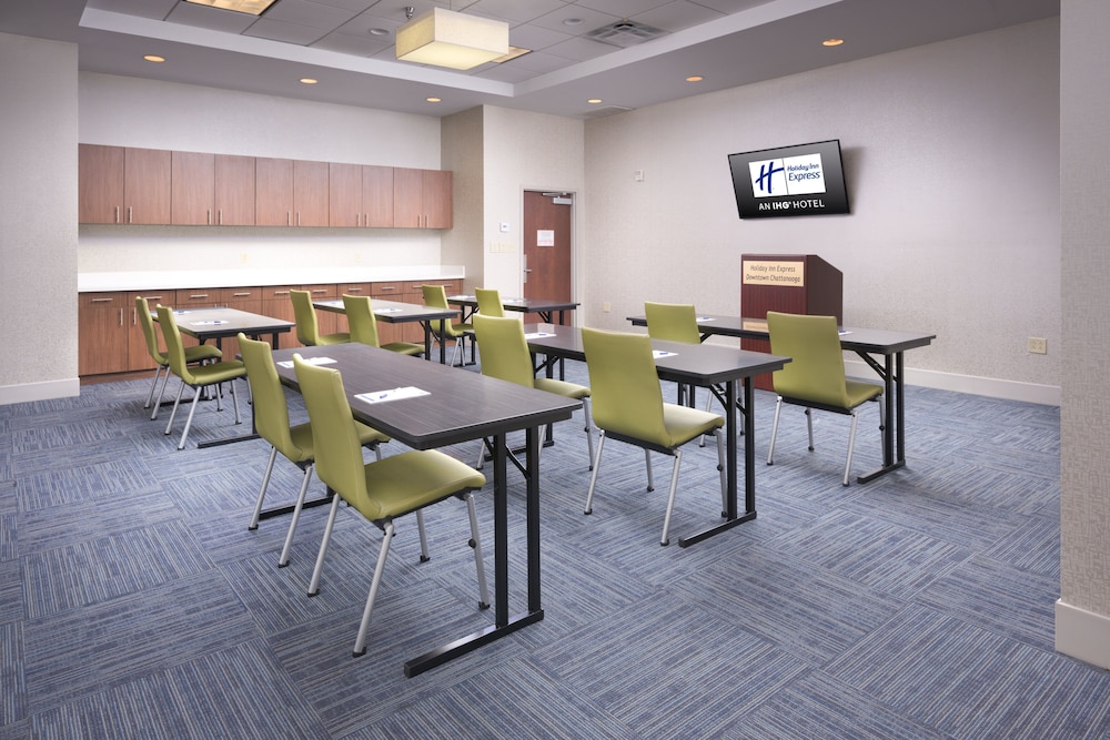 Holiday Inn Express Hotel And Suites Chattanooga Downtown 51/52