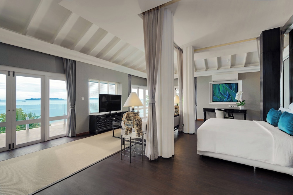 Horizon, Ocean, Suite, King Bed, Club Lounge Access