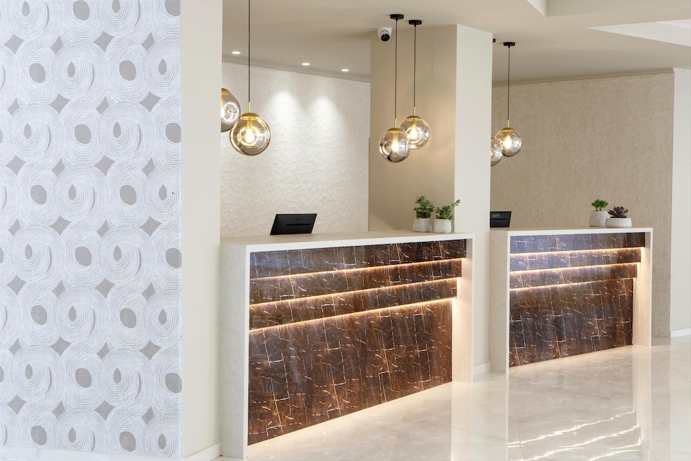 Zeus Eleva Ajul, a Registry Collection Hotel 15/83