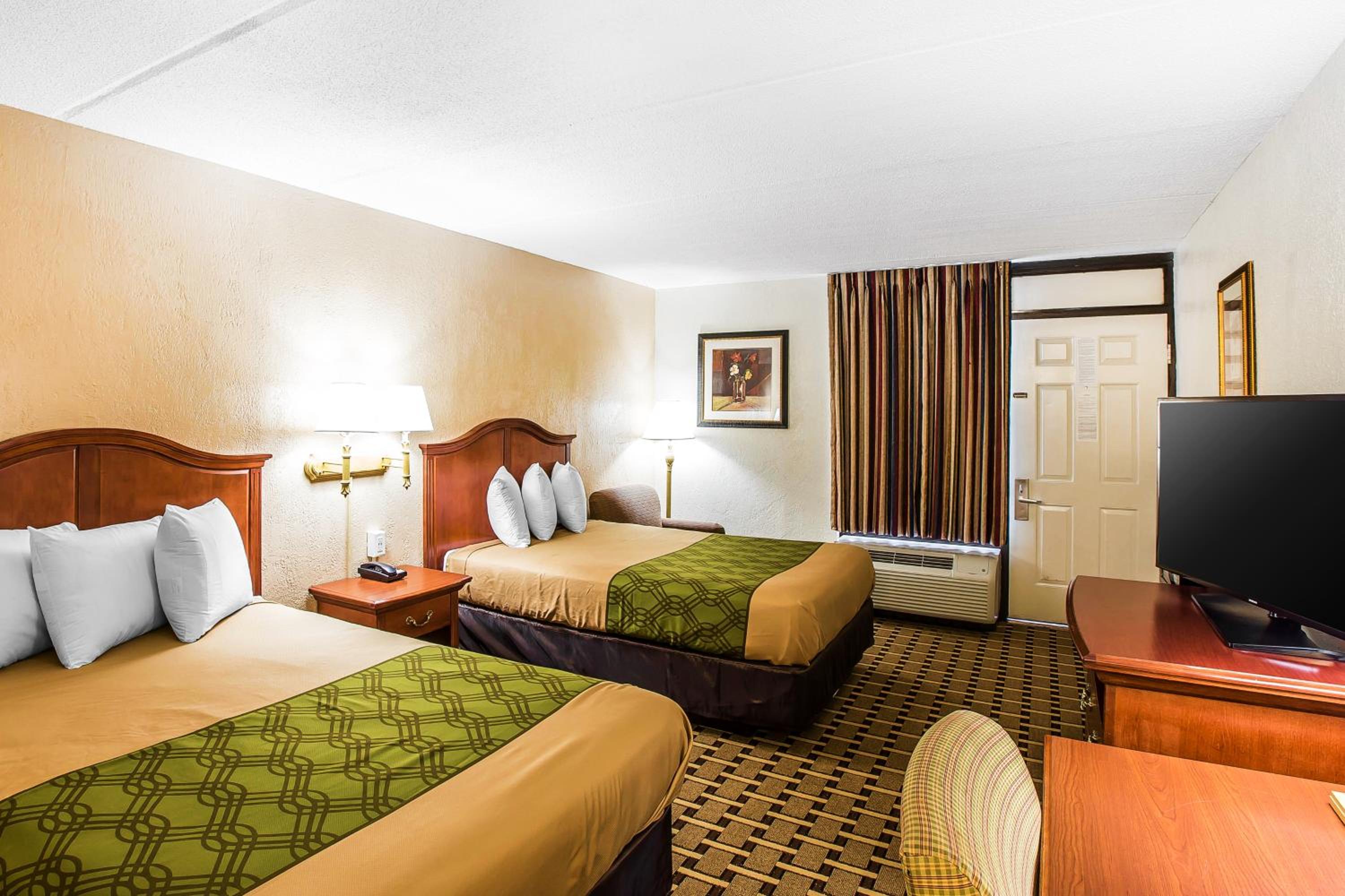 ROOM, 2 DOUBLE BEDS