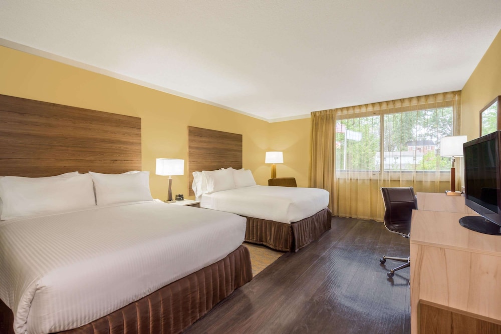 Wyndham Garden Washington DC Area 8/32