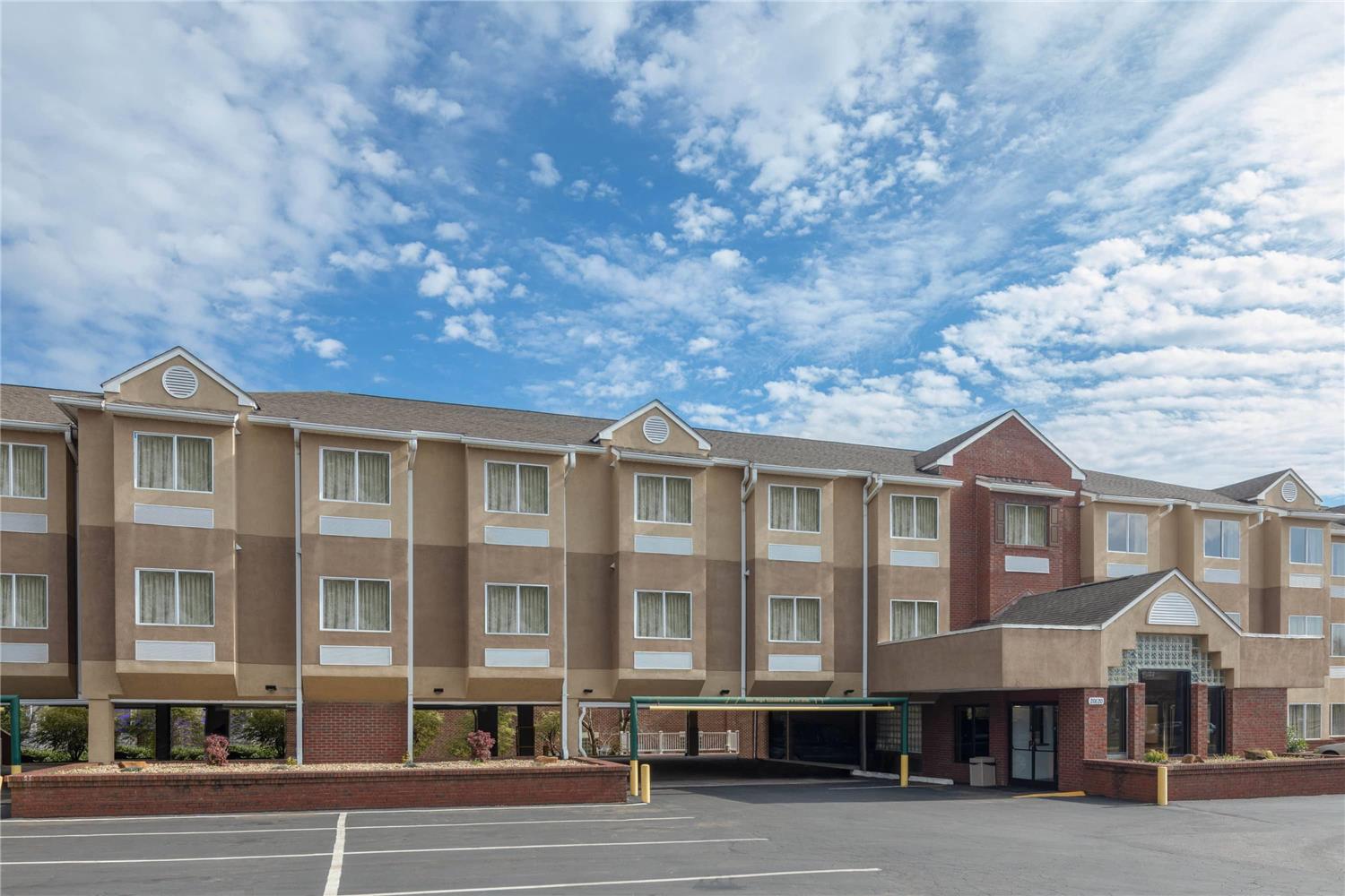 Microtel Inn Suites By Wyndham Cornelius Lake Norman 1/23