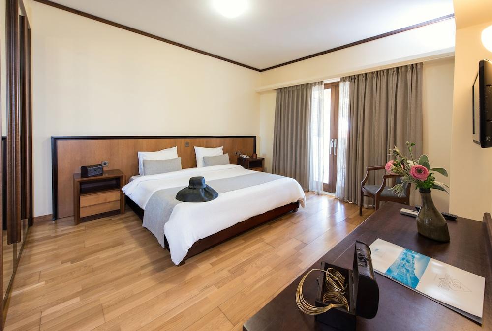 2 Bedrooms, Vip, Suite