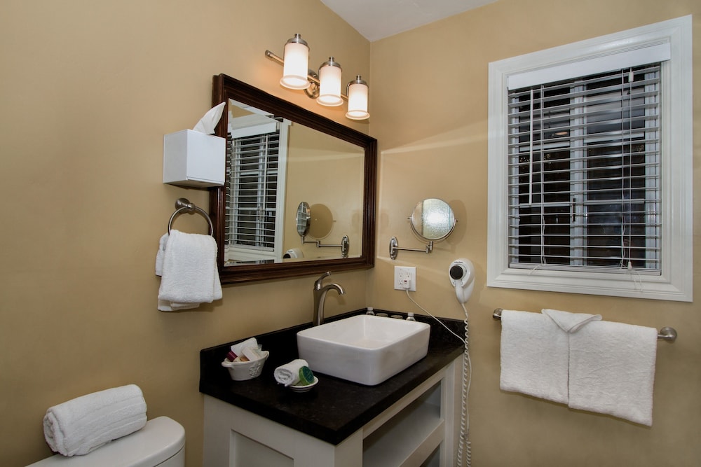 J Patrick House Bed And Breakfast Inn 42/65