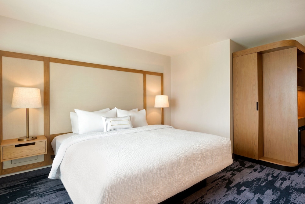 Fairfield Inn Suites Boulder Longmont 13/38