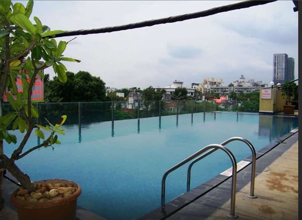 Royal Orchid Central Pune photo4