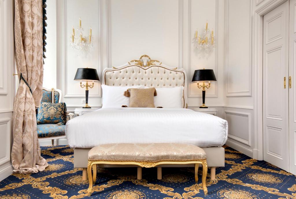 Deluxe, Double Bed