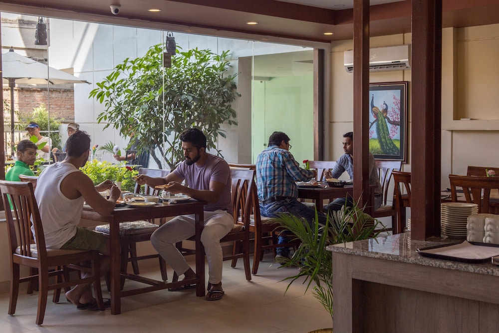 Oasis Kathmandu Hotel 30/50