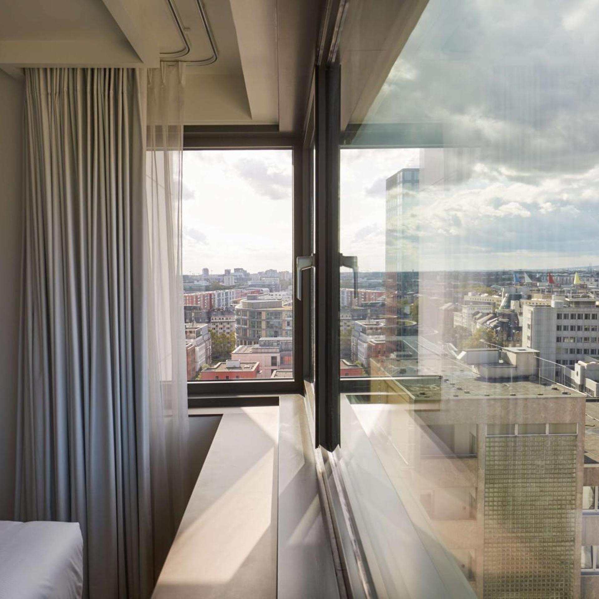 Superior, King Bed, Best View