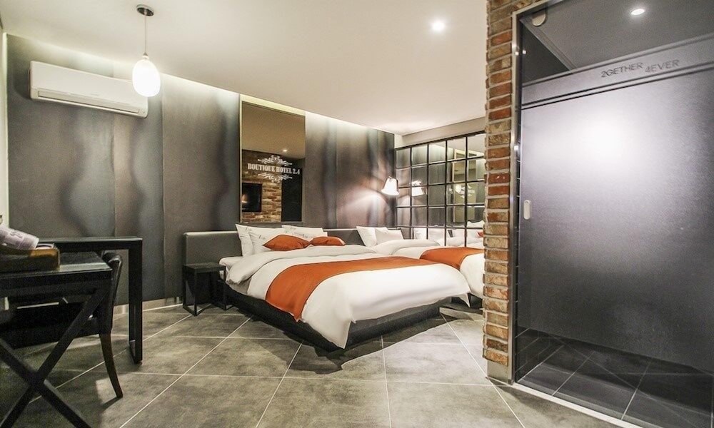 Hotel 2.4 16/50