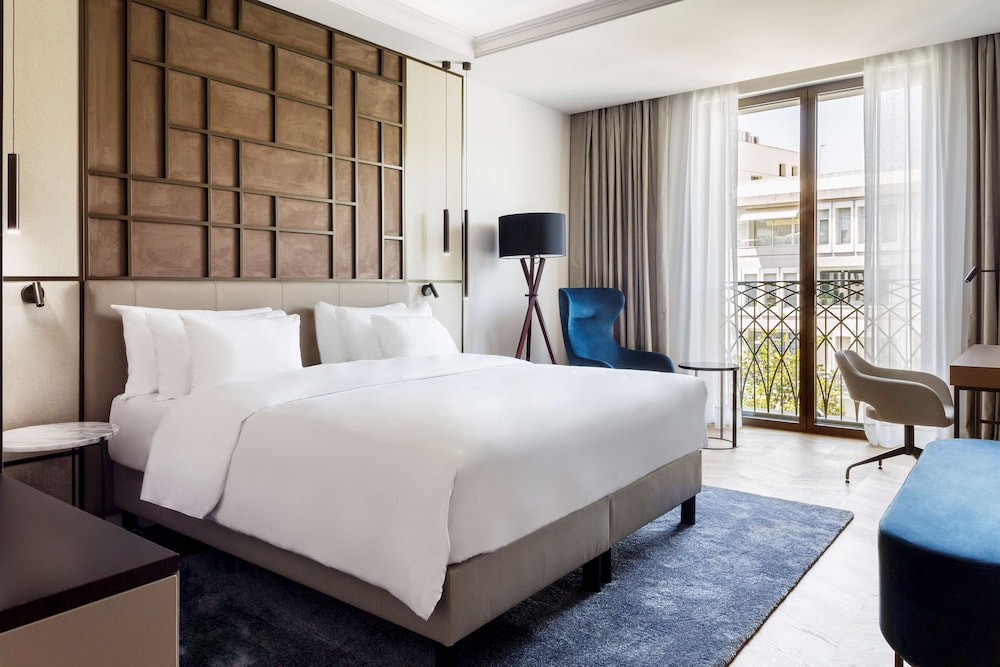 Radisson Collection Hotel, Magdalena Plaza Sevilla 15/73