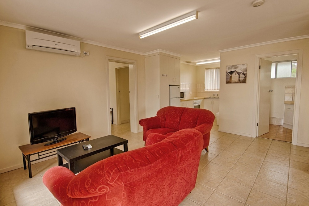 Robetown Motor Inn And Apartments 56/80