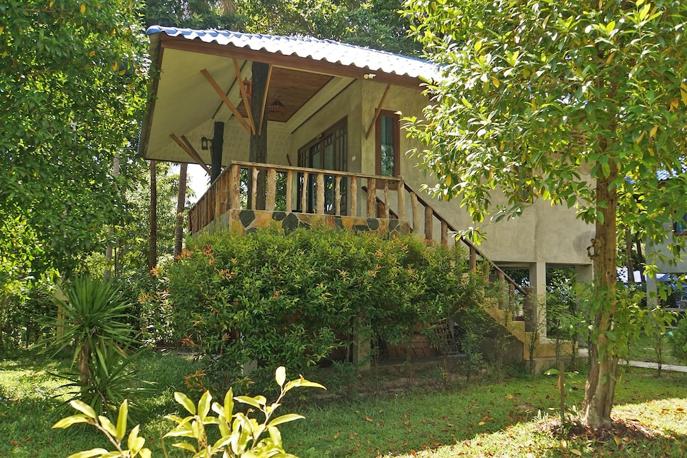 The Shore Resort 67/71