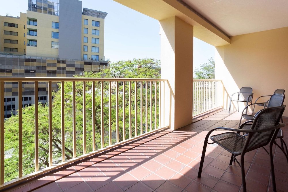 Drury Inn and Suites San Antonio Riverwalk 47/49