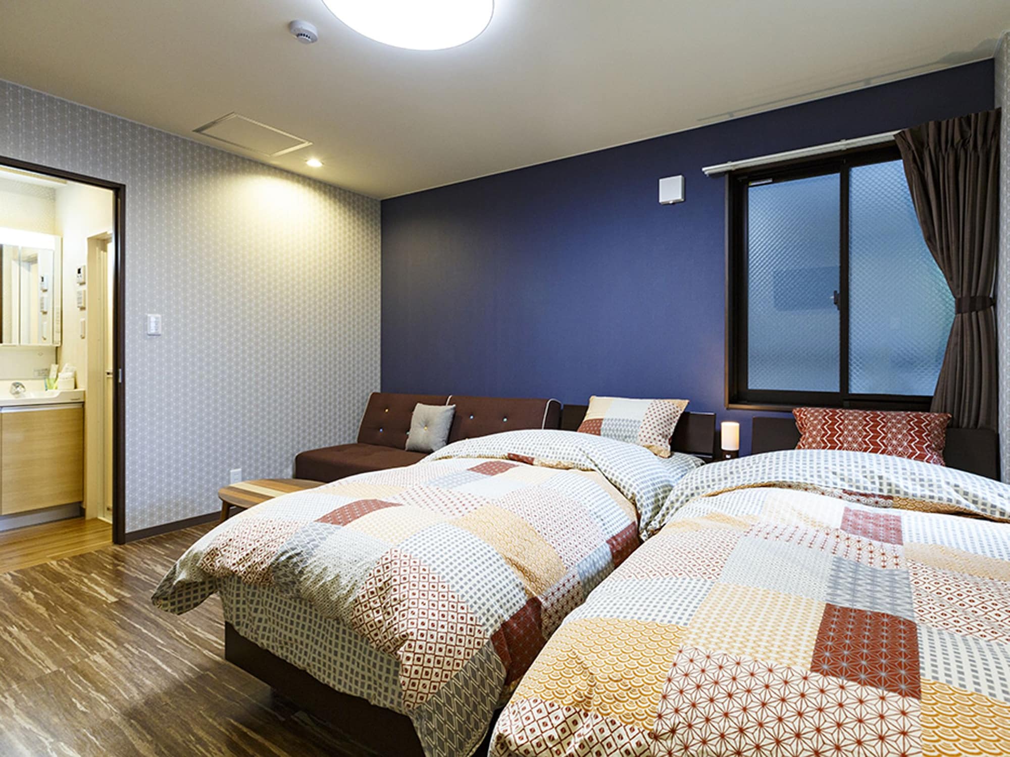 ROOM, TWIN BEDS, SOFA