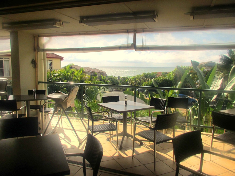 Aqualuna Beach Resort 50/56