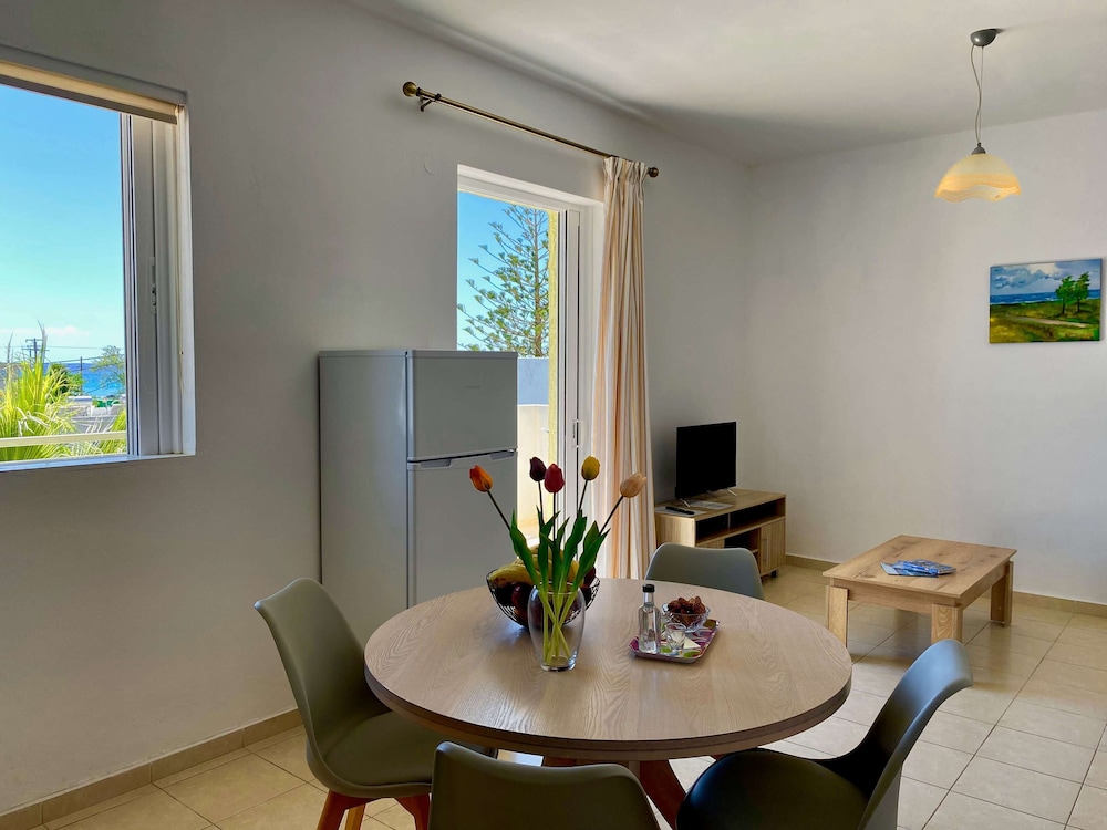 Manolis Apartments 63/72