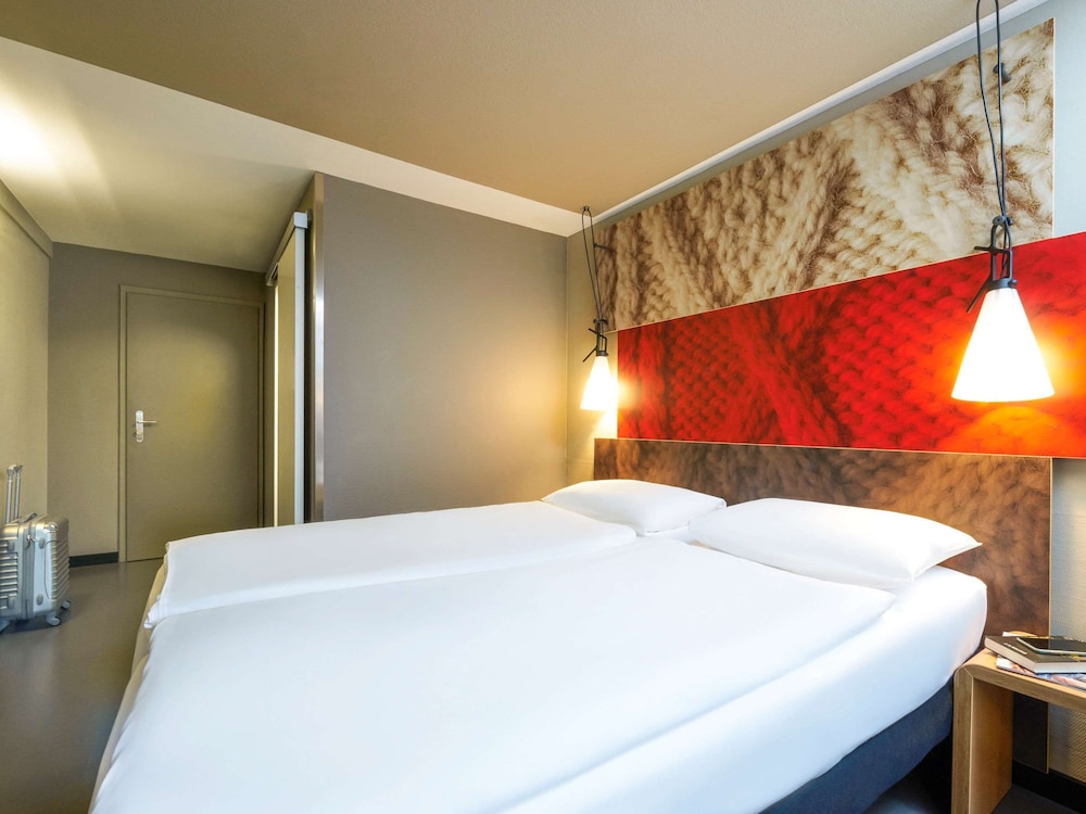 Ibis Zurich Adliswil 7/74