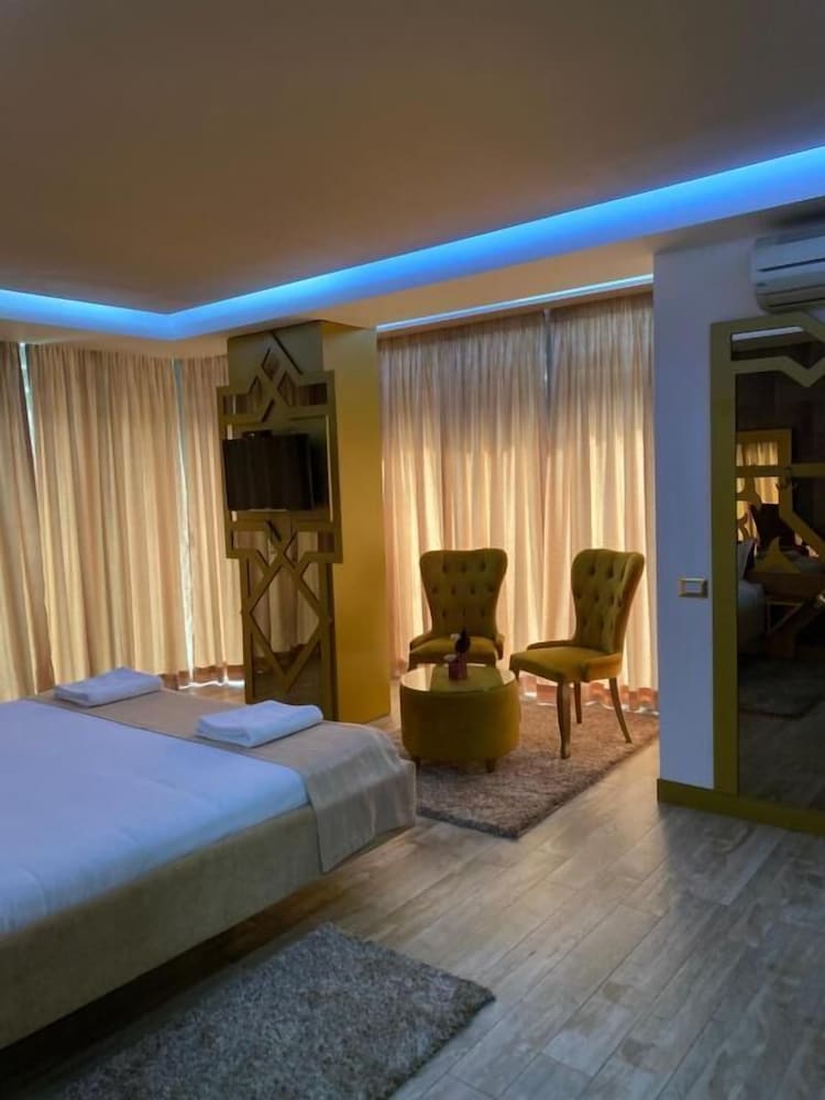 New W Hotel 45/50