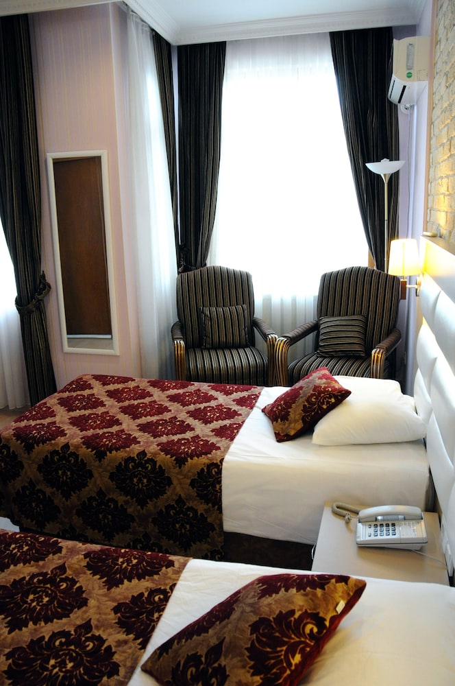 Nil Hotel 42/61
