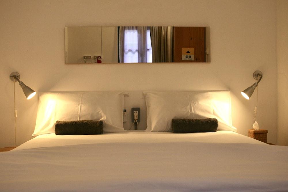 SUPERIOR, DOUBLE BED, SHARED BATHROOM