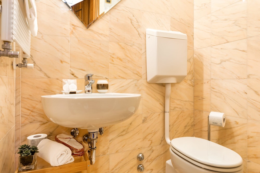Luxury Venetian Rooms 36/39