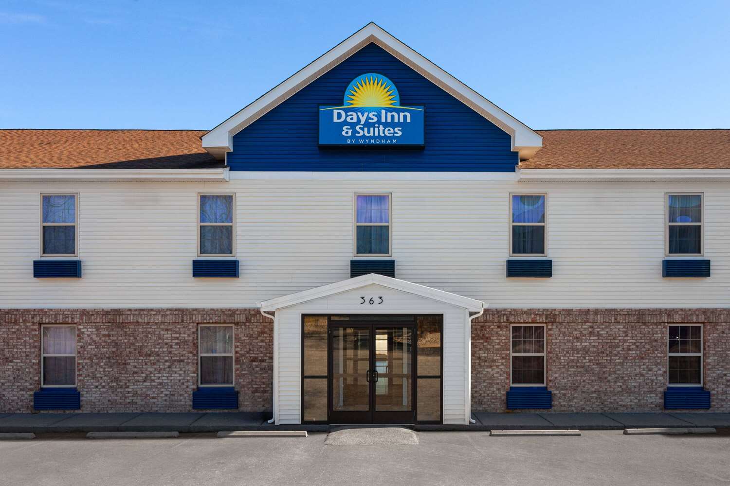 Days Inn & Suites by Wyndham Sellersburg 1/32