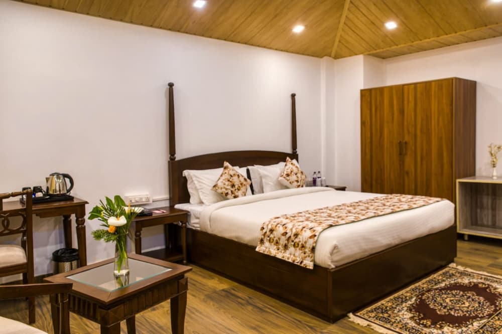Deluxe, Double Bed