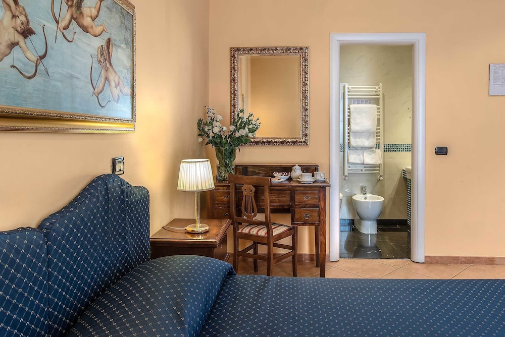 Hotel Caracciolo 34/62