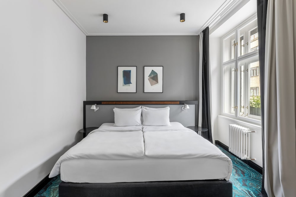 Hotel Republika and Suites 7/41