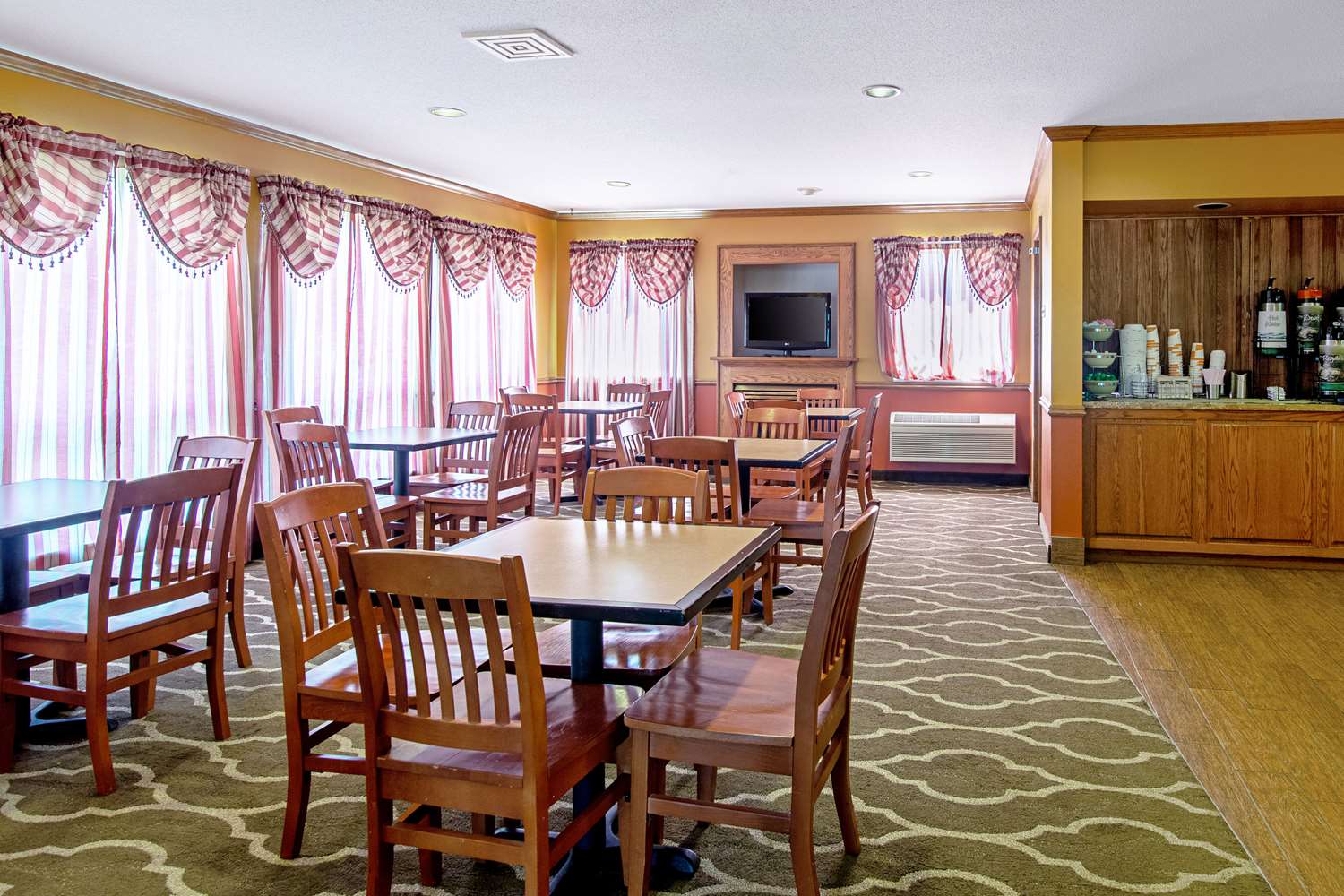 Quality Inn Huron, SD 6/8
