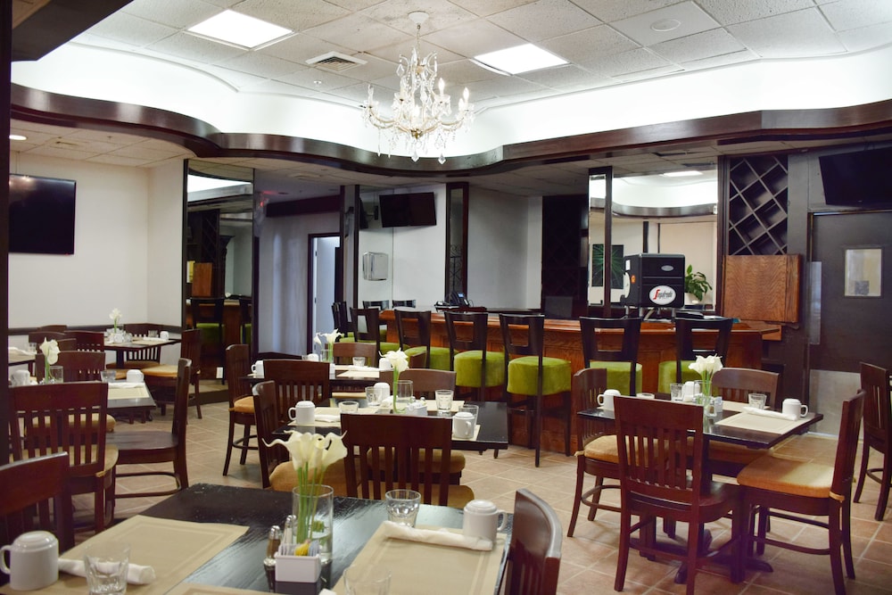 Seacoast Suites Hotel 64/75