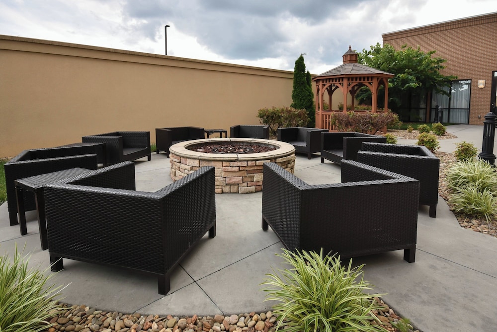 Courtyard Marriott Charlotte Concord 7/37