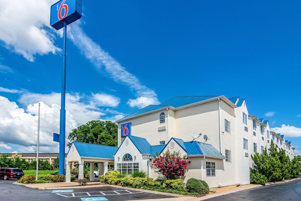 Motel6 Chattanooga, TN - Downtown 36/40