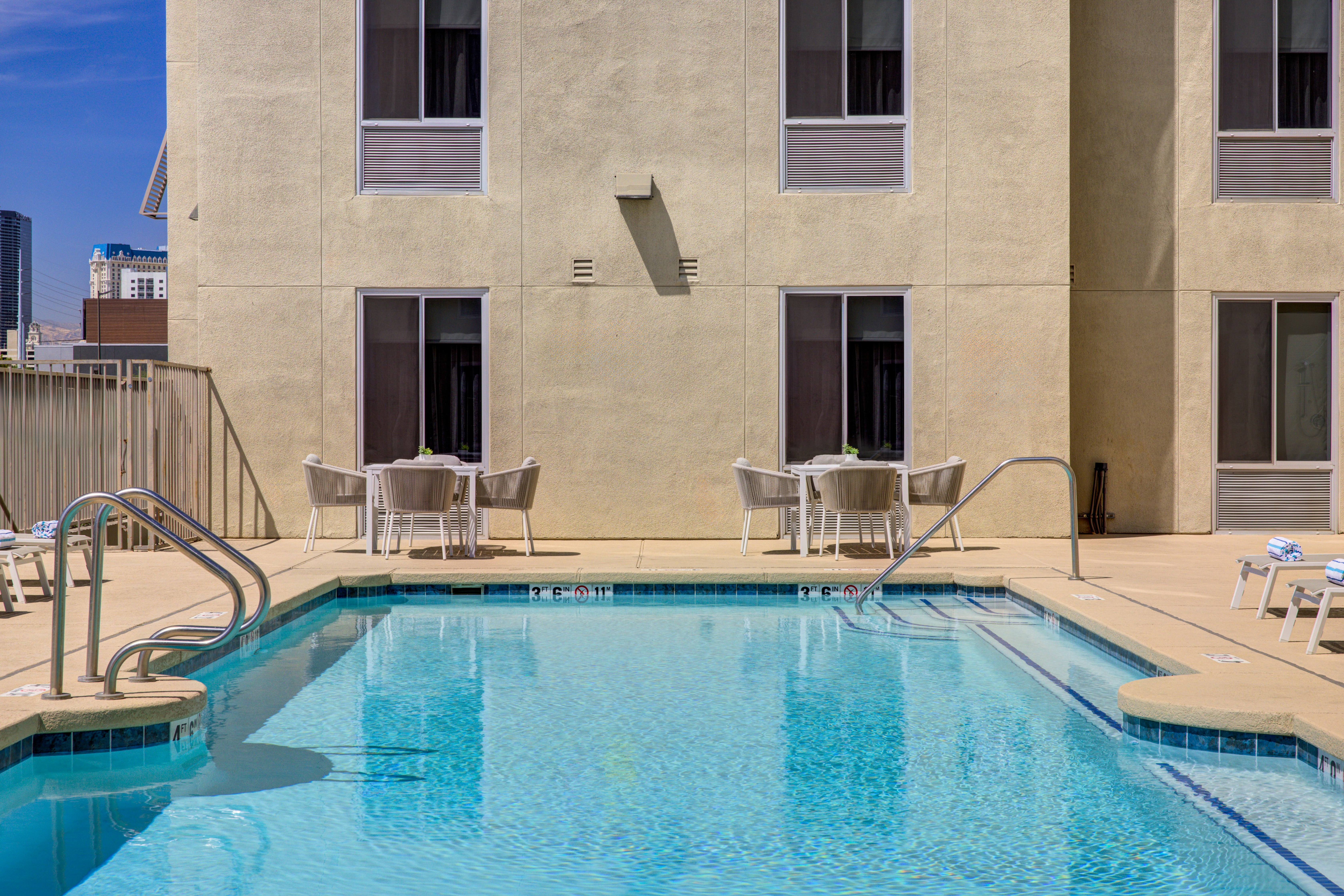 DoubleTree by Hilton Las Vegas East Flamingo 4/23