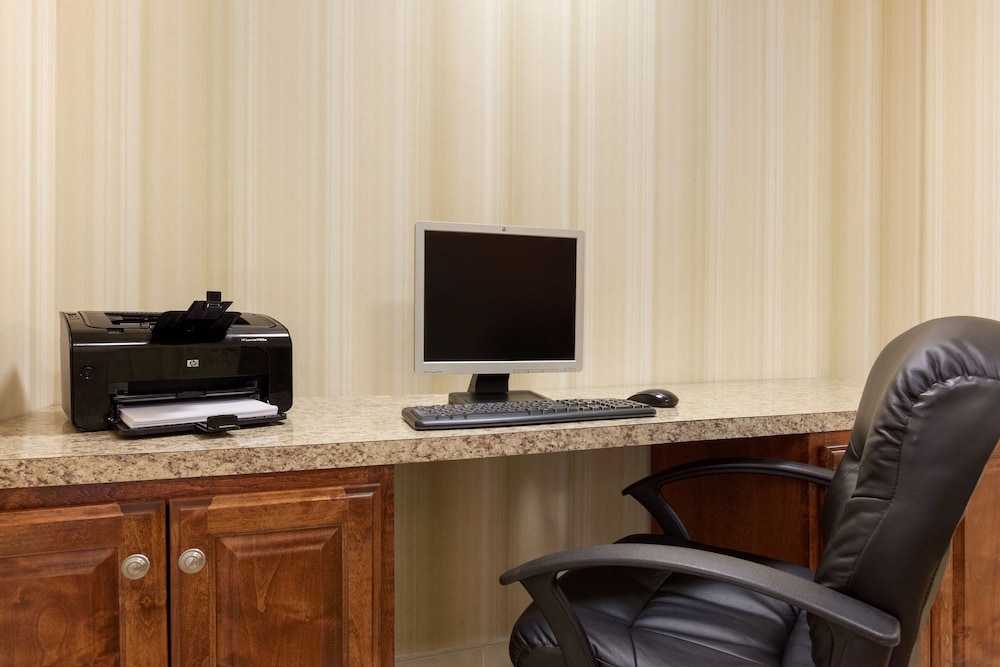 Country Inn & Suites By Radisson, Doswell (Kings Dominion), VA 38/39